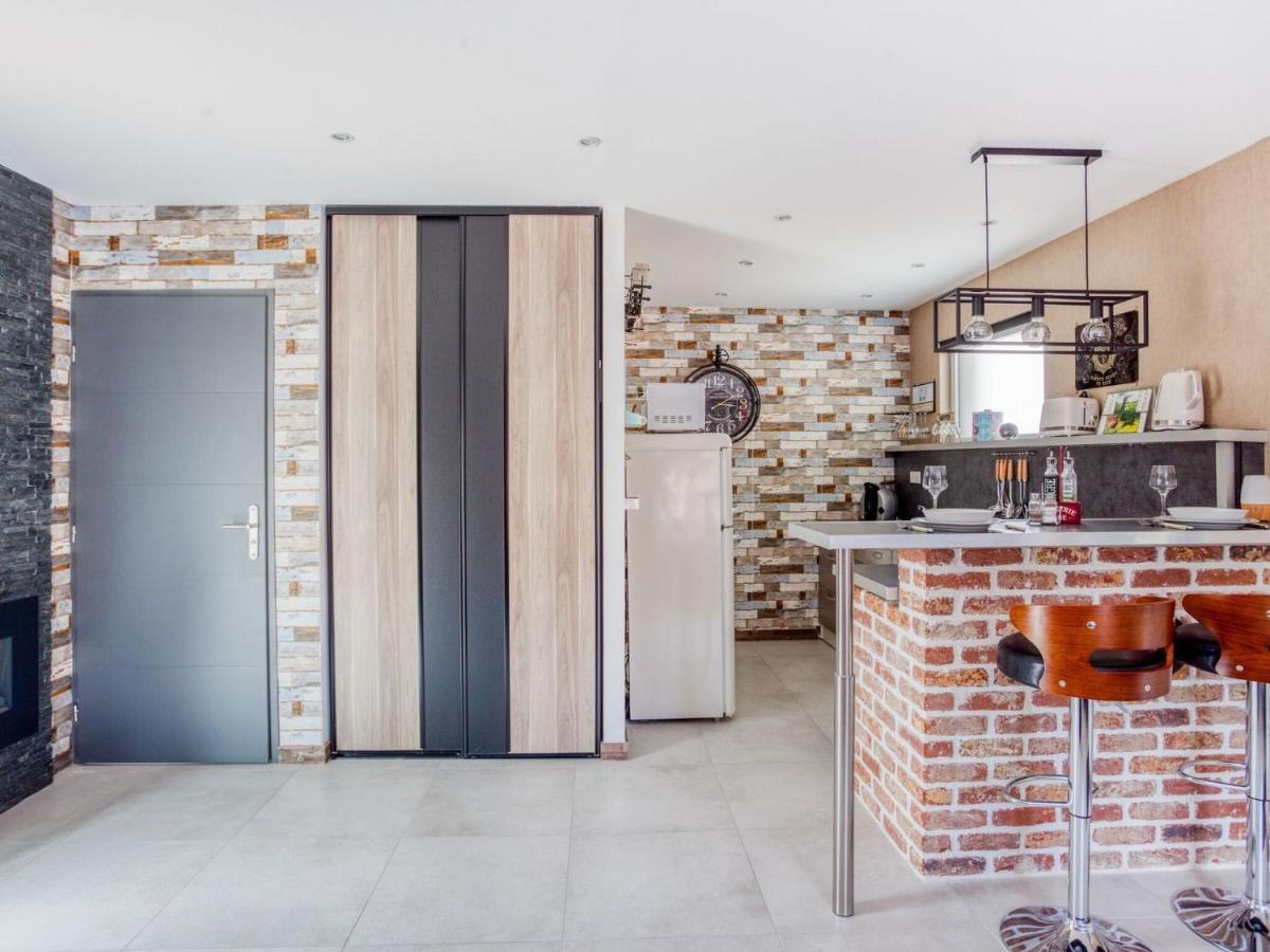 Cosy Apartment In Eperlecques With Fireplace חדר תמונה