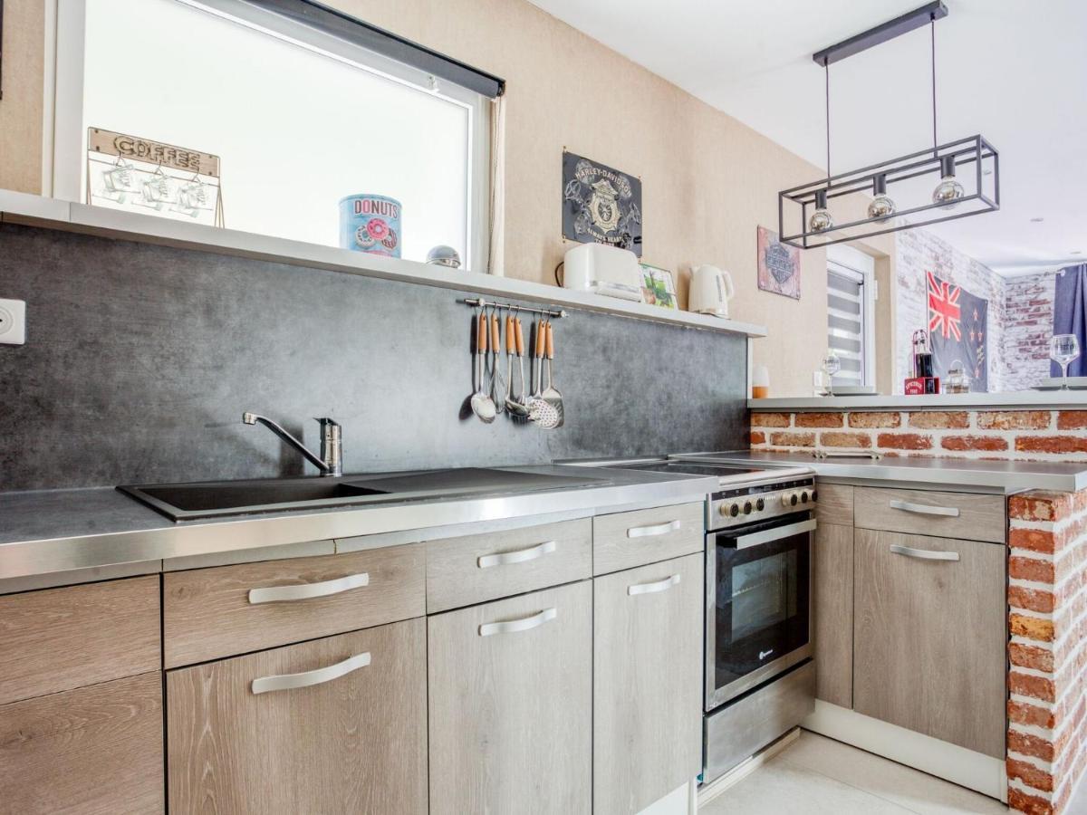 Cosy Apartment In Eperlecques With Fireplace חדר תמונה